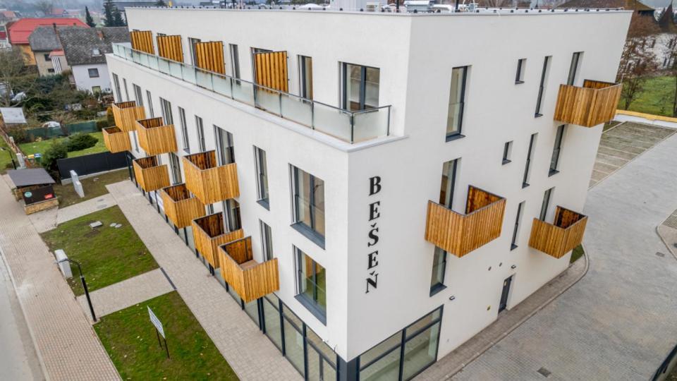 Apartman Nad Riekou Bešeňová Exterior foto