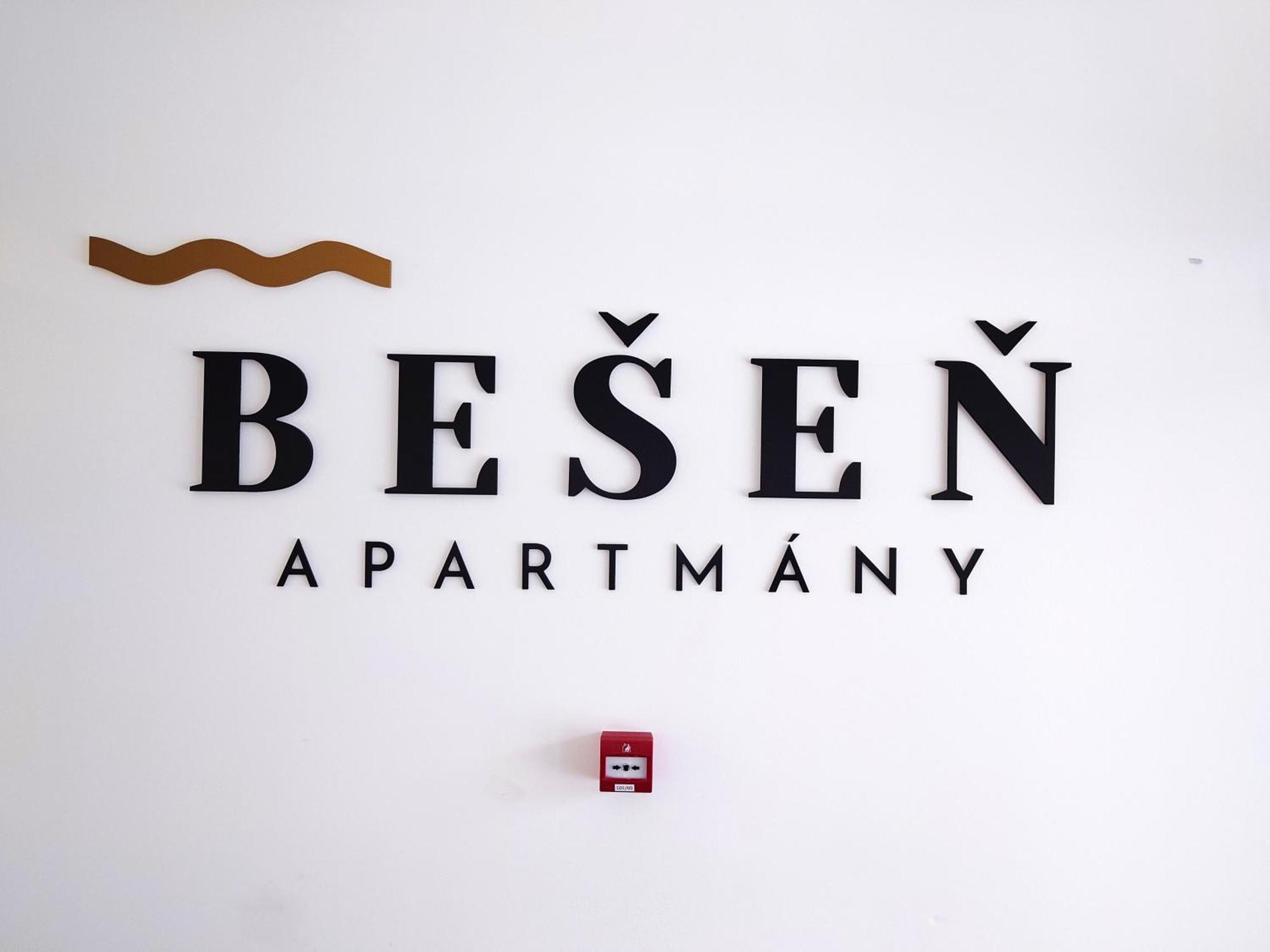 Apartman Nad Riekou Bešeňová Exterior foto